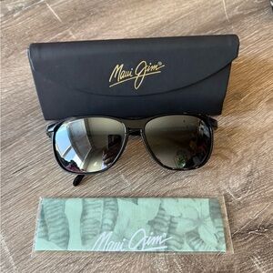 Maui Jim Voyager Polarized Sunglasses Black MJ178-02J w/ Case